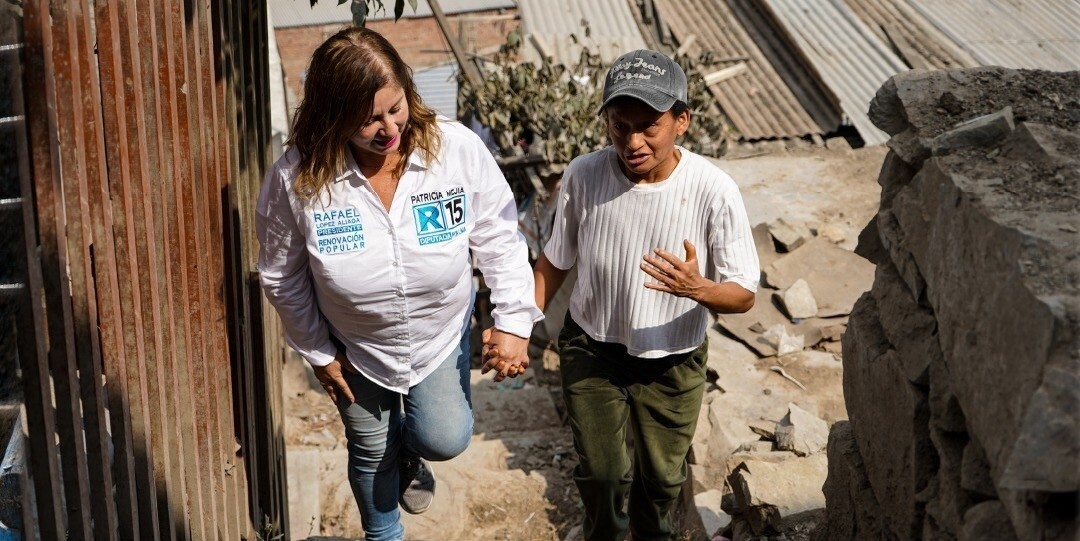 Patricia Mejía con la comunidad